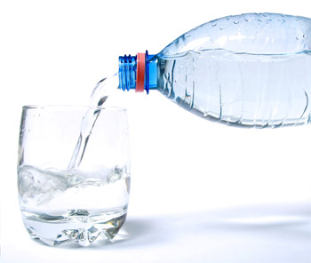 8 motivos para beber água